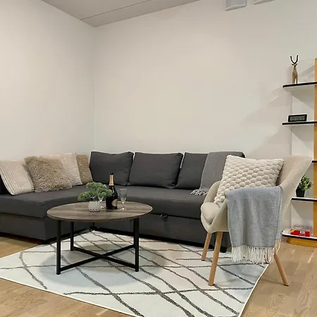 Penthouse Sauna Myyrmanni Апартаменты *